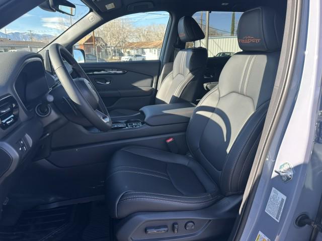 new 2025 Honda Pilot car, priced at $48,991