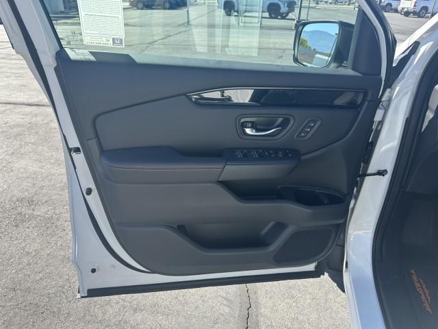 new 2025 Honda Pilot car, priced at $49,222