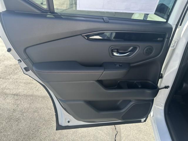 new 2025 Honda Pilot car, priced at $49,222