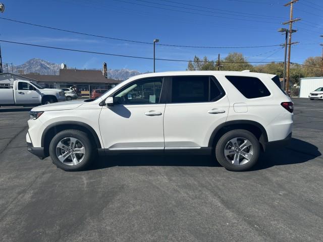new 2025 Honda Pilot car, priced at $45,622
