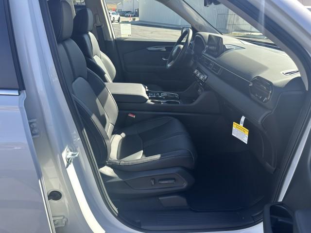 new 2025 Honda Pilot car, priced at $45,622