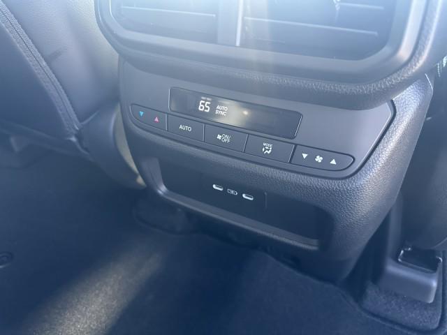 new 2025 Honda Pilot car, priced at $45,622