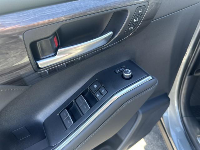 new 2026 Toyota Highlander Hybrid car, priced at $54,225