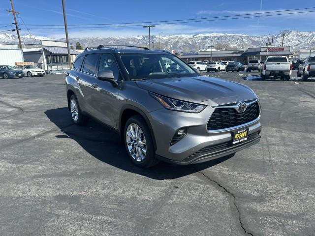 new 2026 Toyota Highlander Hybrid car, priced at $54,225
