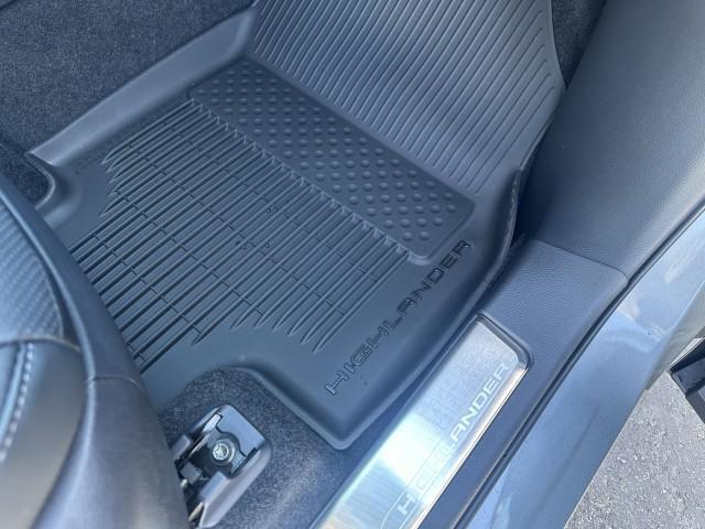 new 2026 Toyota Highlander Hybrid car, priced at $54,225