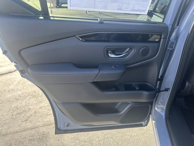 new 2025 Honda Pilot car, priced at $48,991