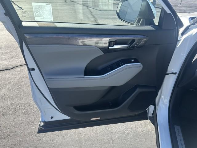 new 2026 Toyota Highlander car, priced at $51,998