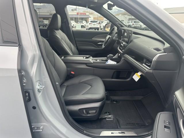 new 2026 Toyota Highlander Hybrid car, priced at $58,833