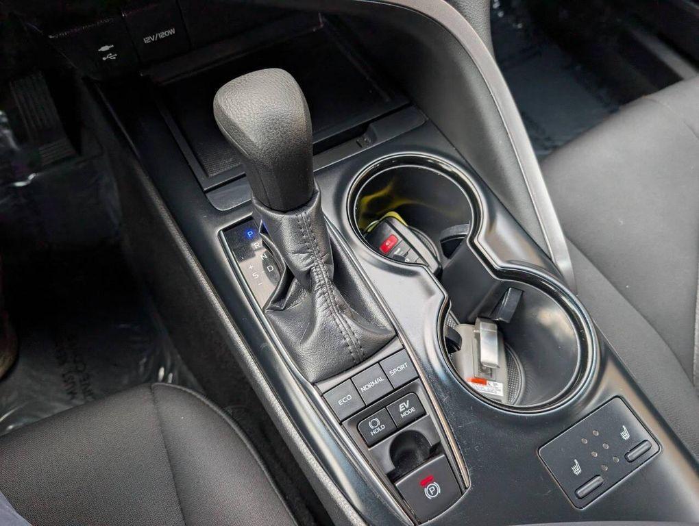 used 2018 Toyota Camry Hybrid car, priced at $16,900