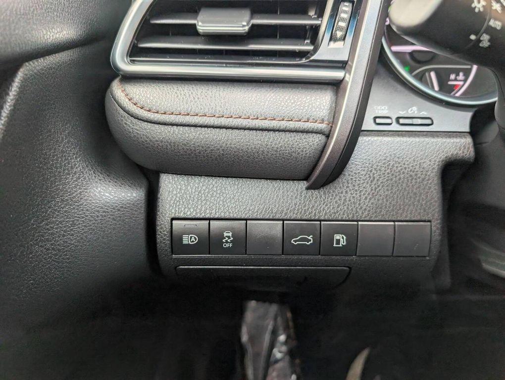 used 2018 Toyota Camry Hybrid car, priced at $16,900