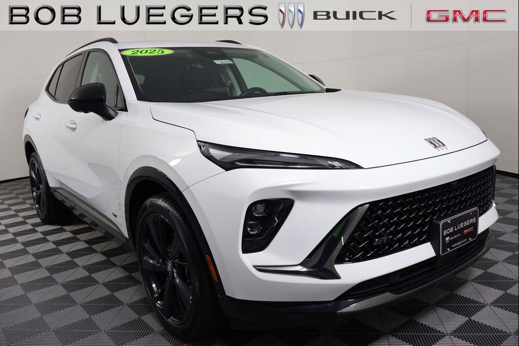 used 2025 Buick Envision car, priced at $31,598