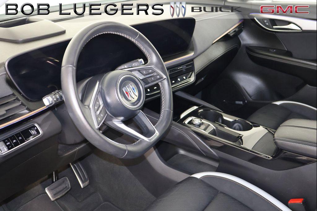 used 2025 Buick Envision car, priced at $31,598