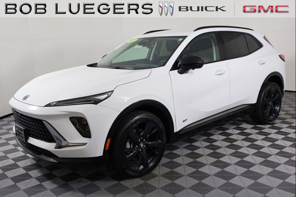 used 2025 Buick Envision car, priced at $31,598