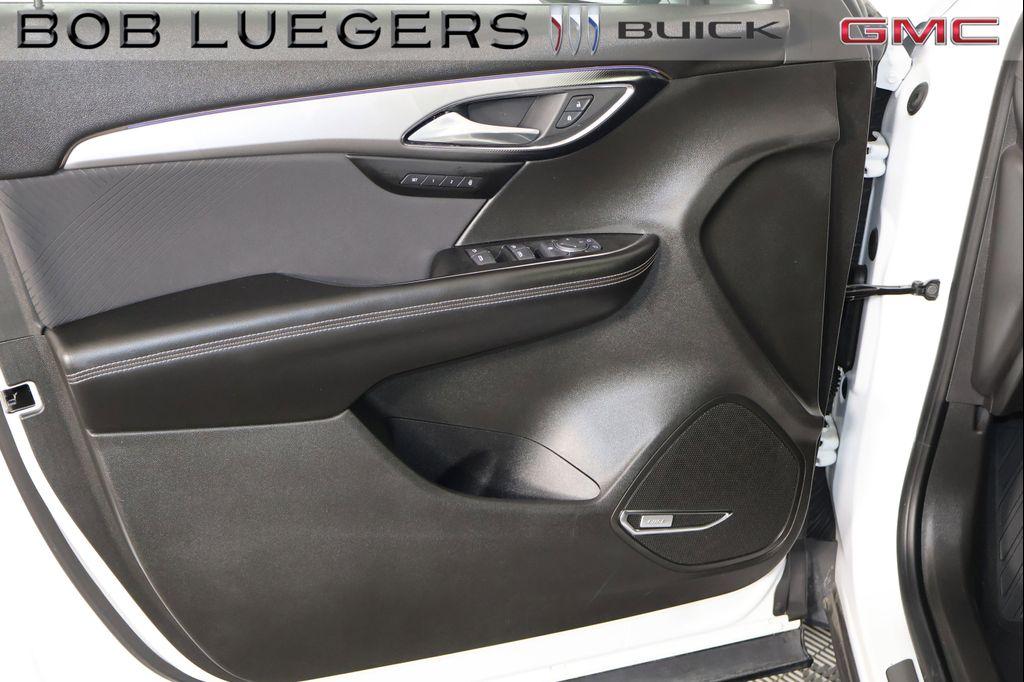 used 2025 Buick Envision car, priced at $30,965