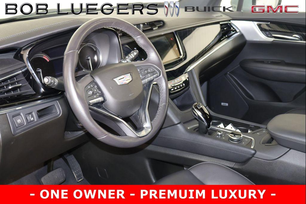 used 2025 Cadillac XT6 car, priced at $44,598