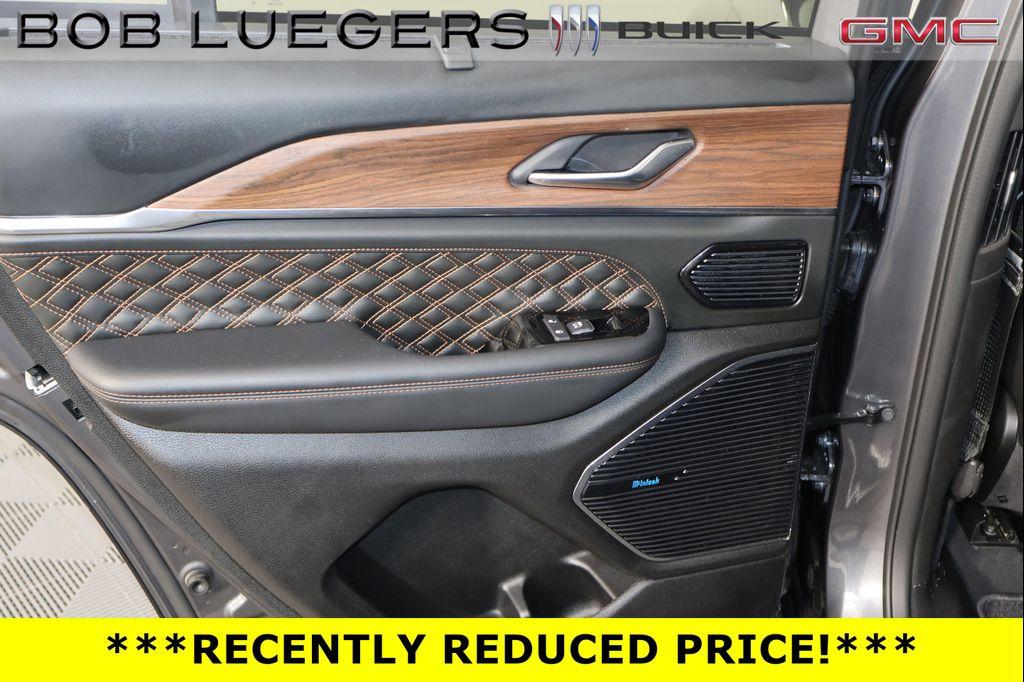 used 2022 Jeep Grand Cherokee car, priced at $40,989