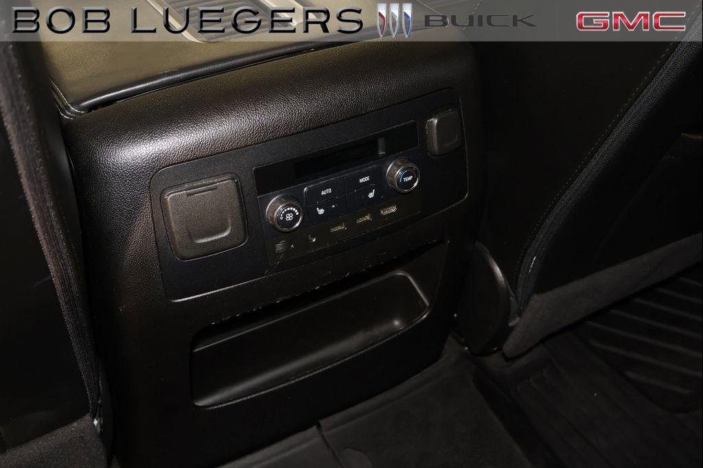 used 2018 GMC Yukon car, priced at $27,989