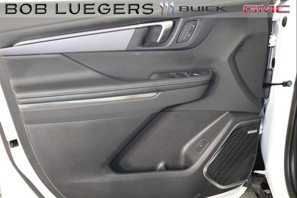 used 2025 Buick Enclave car, priced at $41,989