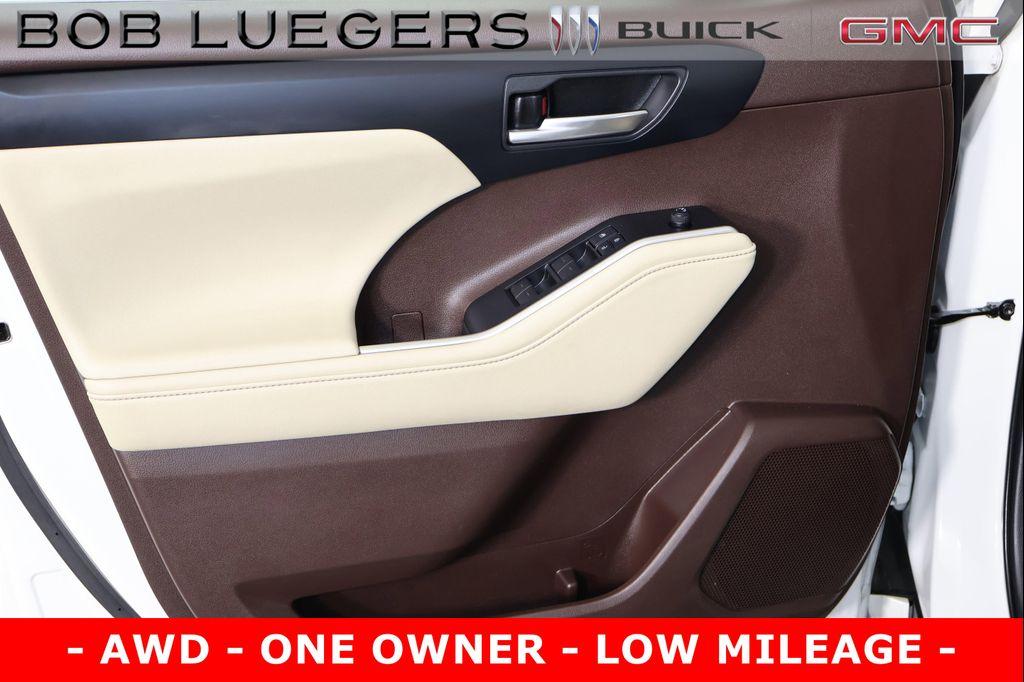 used 2020 Toyota Highlander car, priced at $33,988