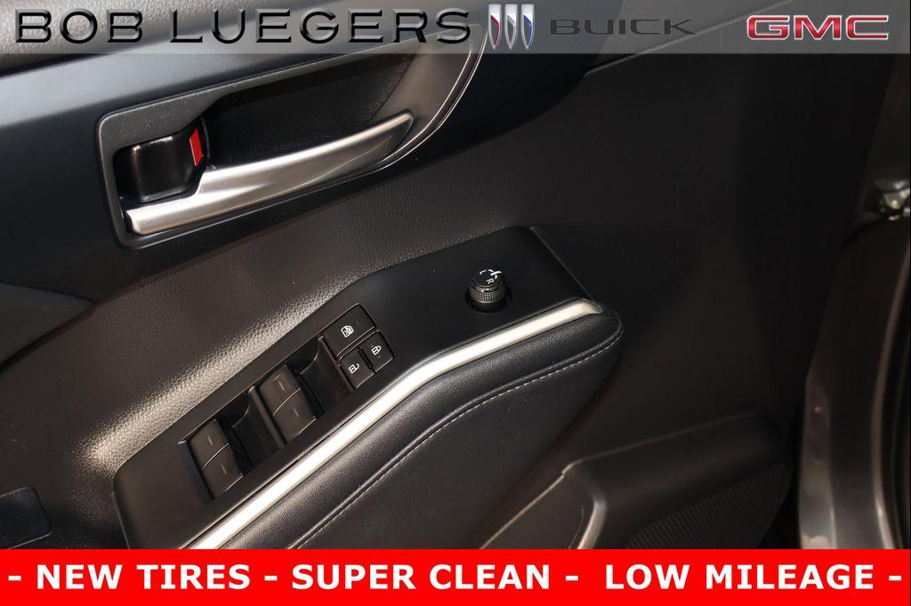 used 2023 Toyota Highlander car, priced at $39,986