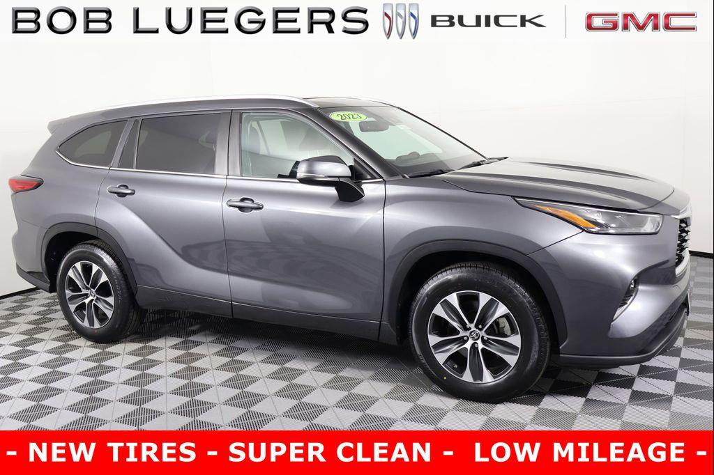 used 2023 Toyota Highlander car, priced at $39,986