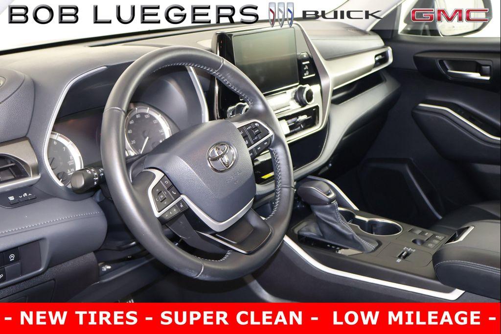 used 2023 Toyota Highlander car, priced at $39,986
