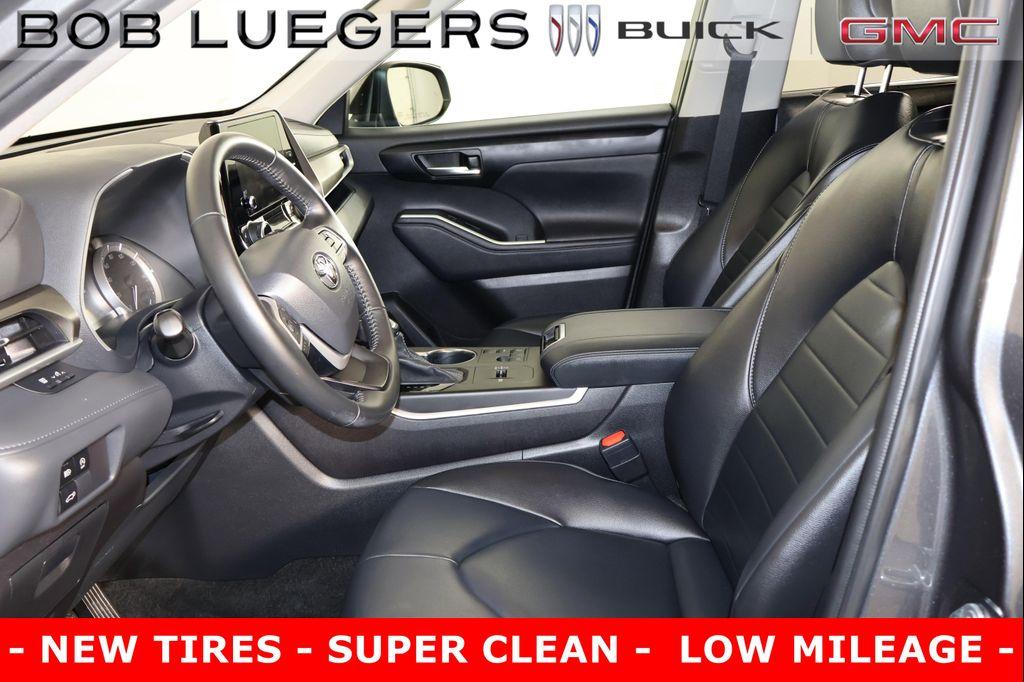 used 2023 Toyota Highlander car, priced at $39,986