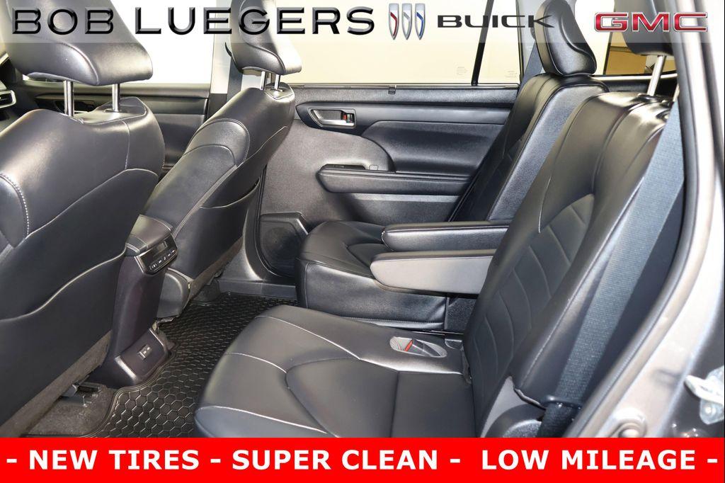 used 2023 Toyota Highlander car, priced at $39,986