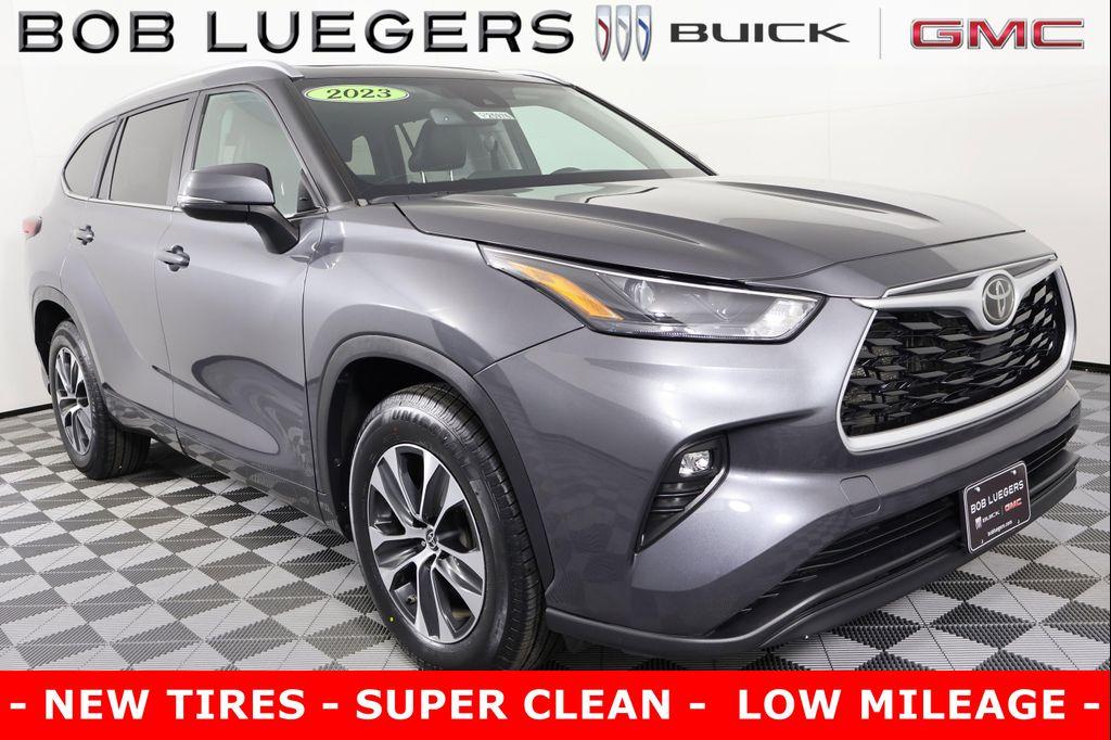 used 2023 Toyota Highlander car, priced at $39,986