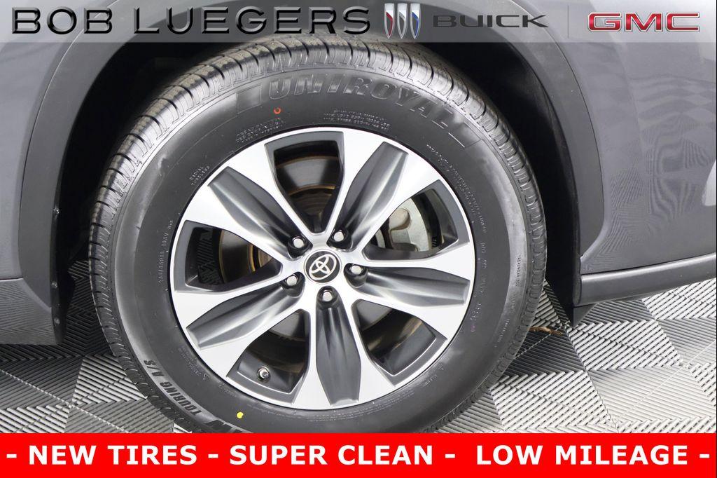 used 2023 Toyota Highlander car, priced at $39,986