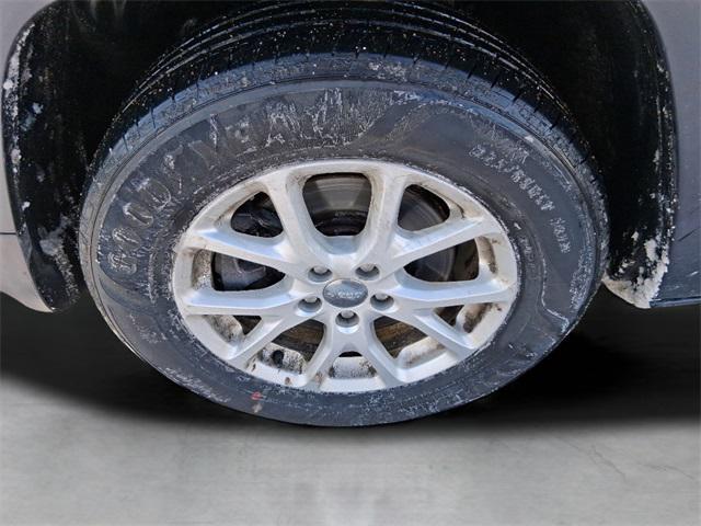 used 2015 Jeep Cherokee car, priced at $7,793