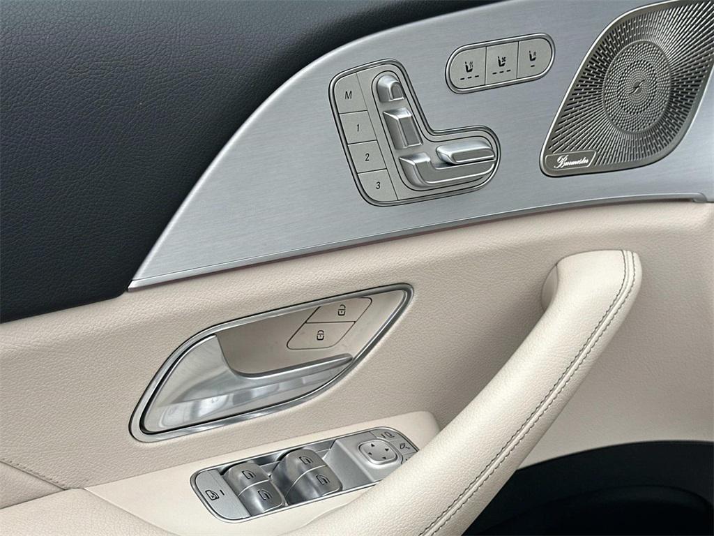 used 2025 Mercedes-Benz GLE 350 car, priced at $53,884