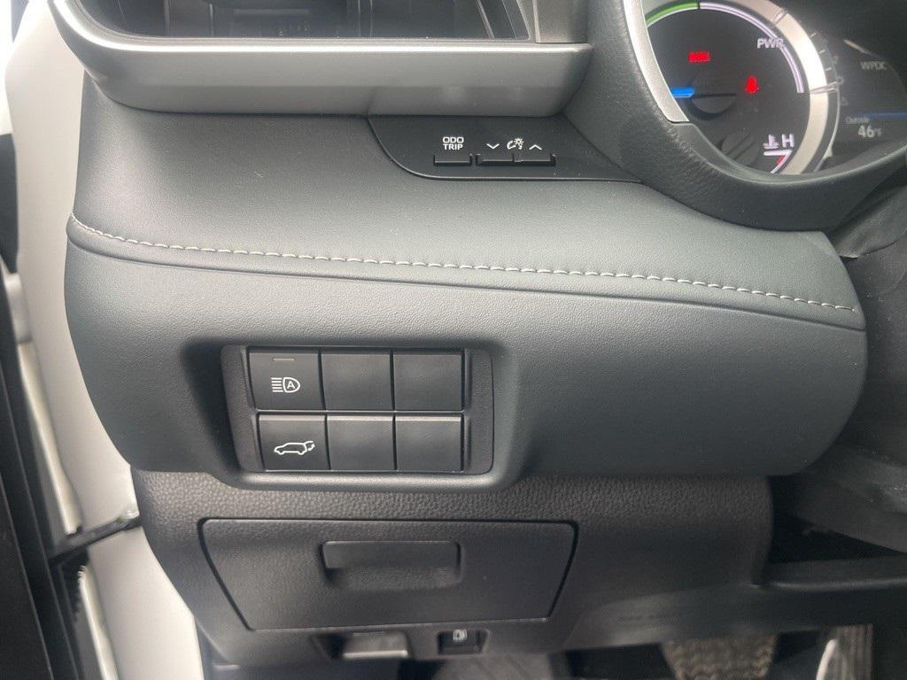 used 2025 Toyota Highlander Hybrid car, priced at $50,500