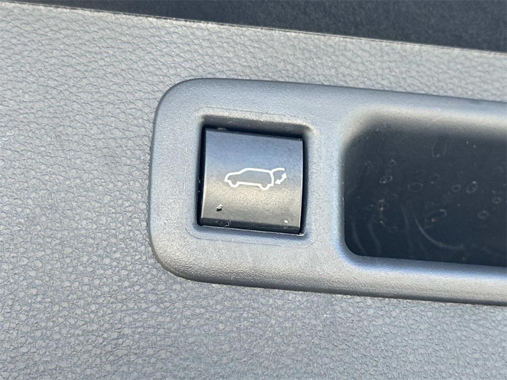 used 2023 Toyota Highlander Hybrid car, priced at $35,000