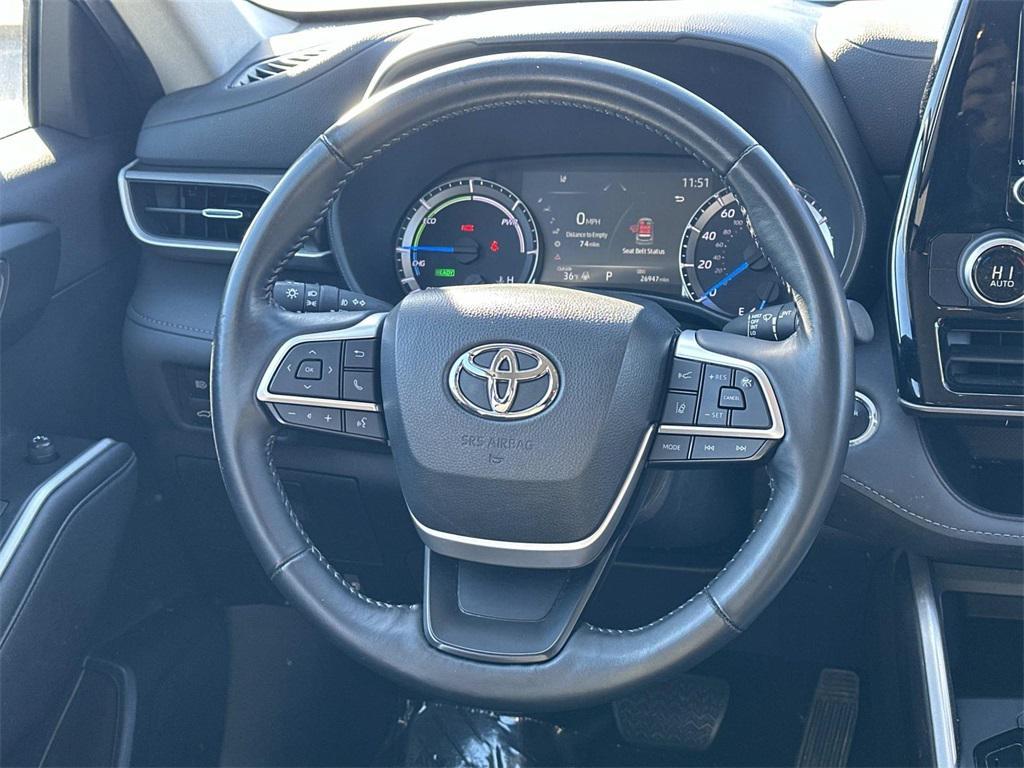 used 2023 Toyota Highlander Hybrid car, priced at $35,000