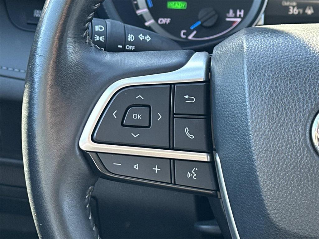 used 2023 Toyota Highlander Hybrid car, priced at $35,000