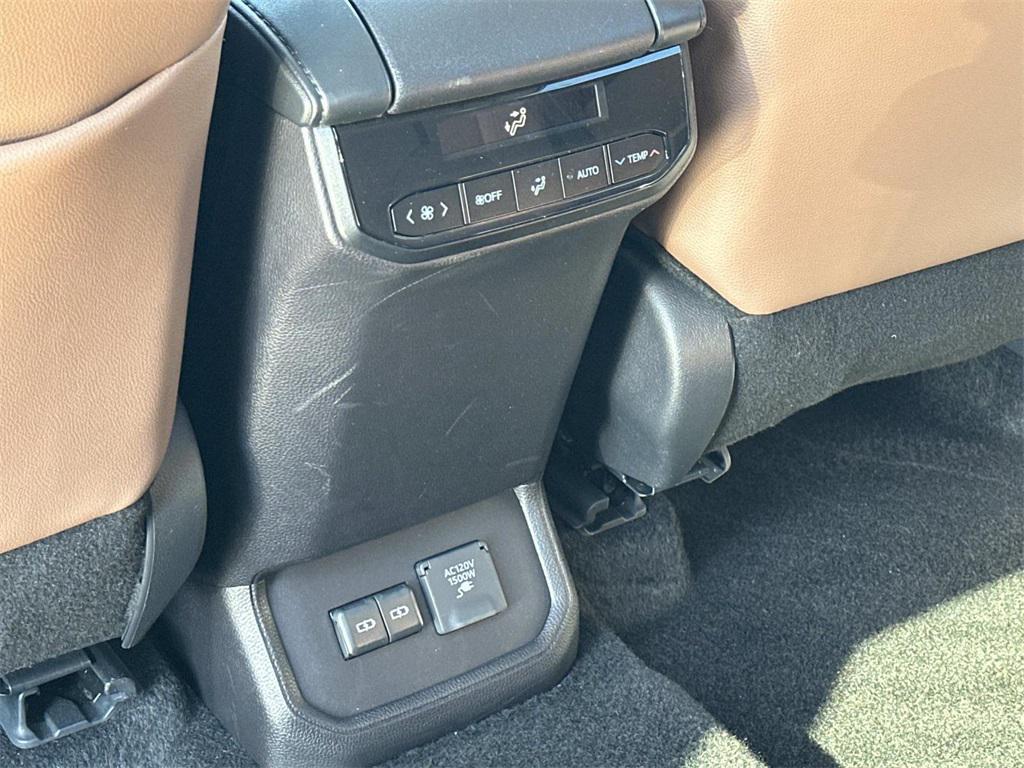 used 2025 Toyota Highlander Hybrid car, priced at $54,500