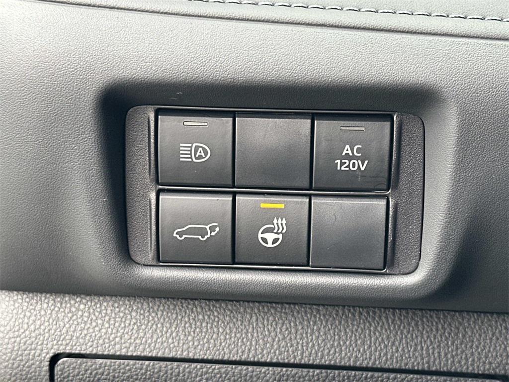 used 2023 Toyota Highlander Hybrid car, priced at $45,750