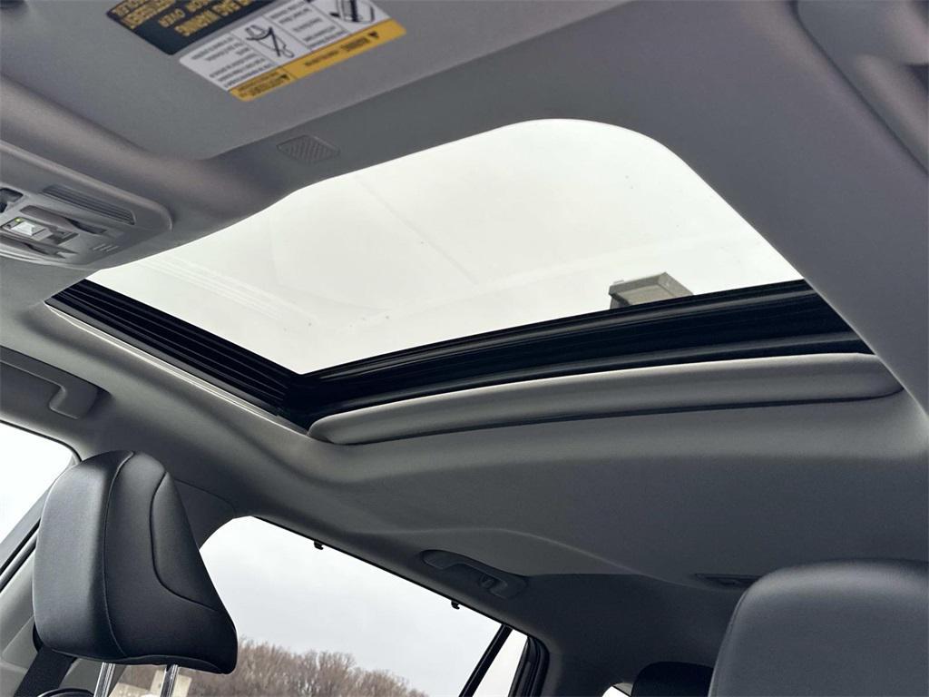 used 2022 Toyota Highlander car, priced at $39,500