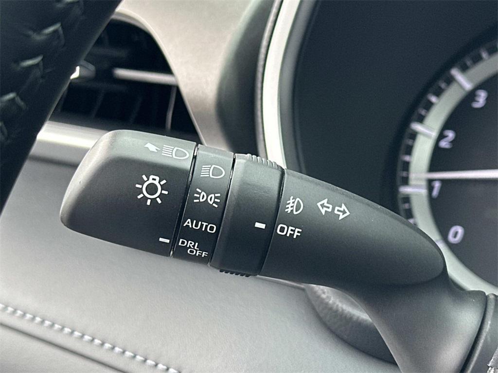 used 2022 Toyota Highlander car, priced at $39,500