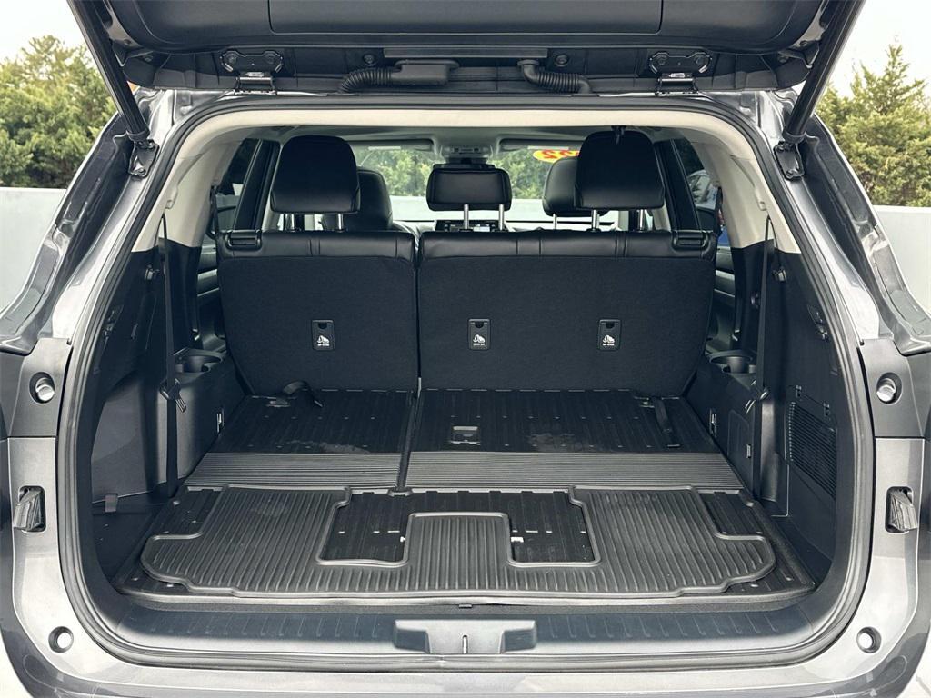 used 2022 Toyota Highlander car, priced at $39,500