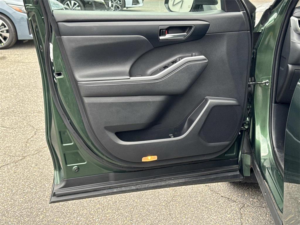 used 2024 Toyota Highlander car, priced at $36,000