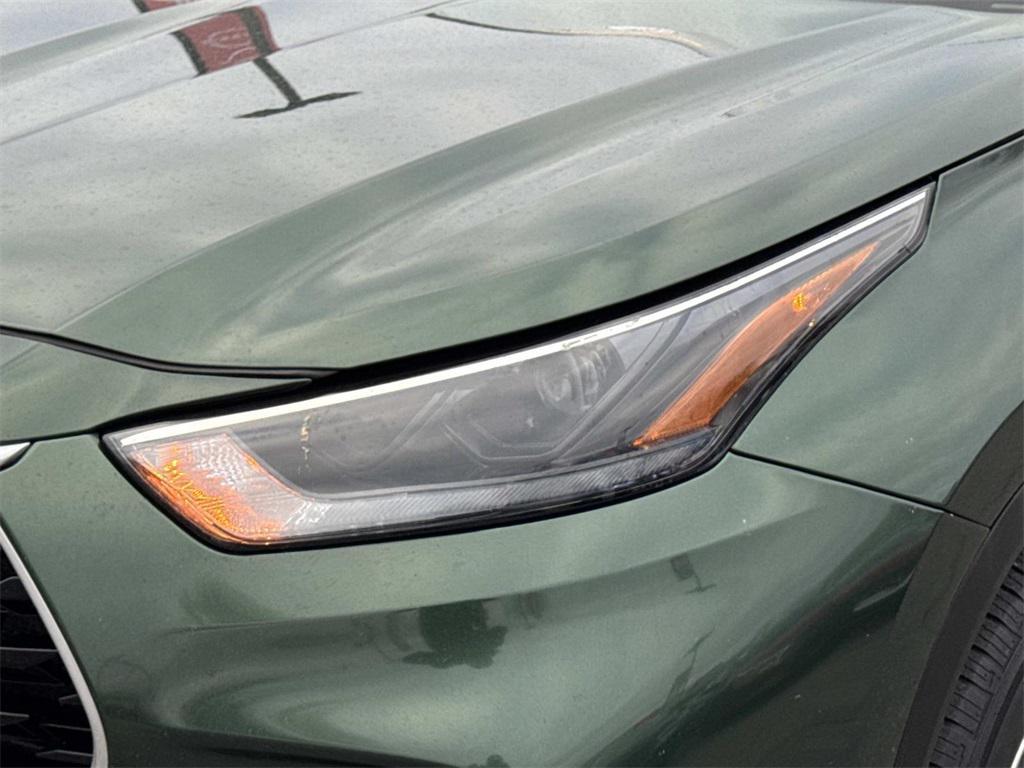 used 2024 Toyota Highlander car, priced at $36,000