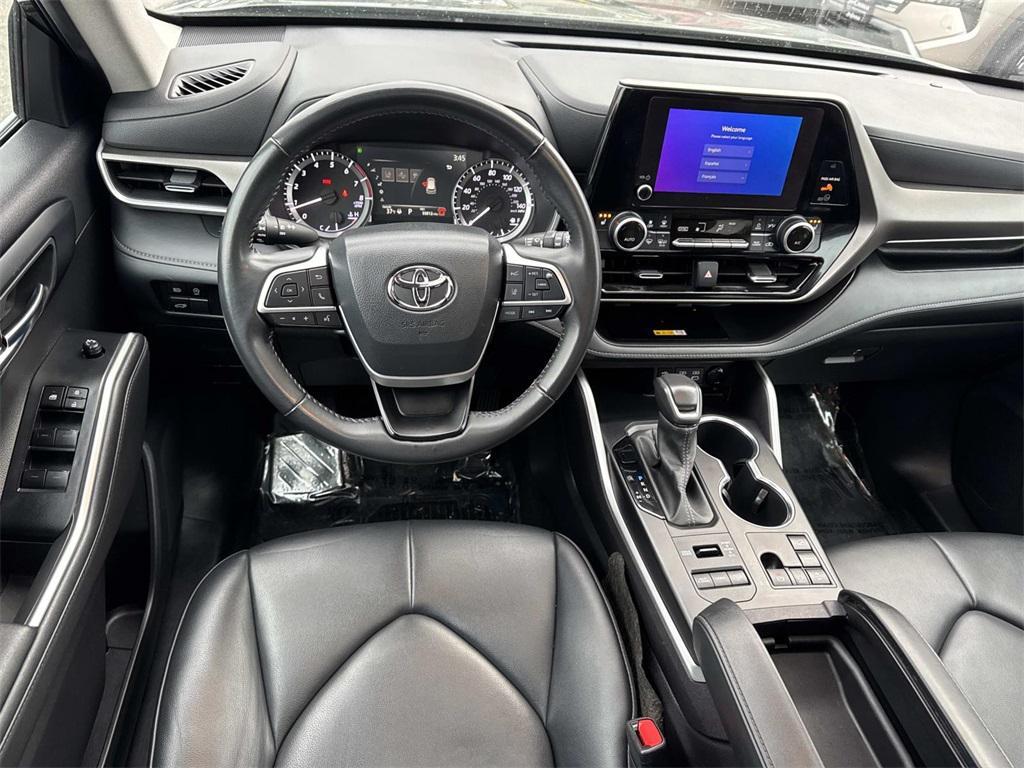 used 2024 Toyota Highlander car, priced at $36,000