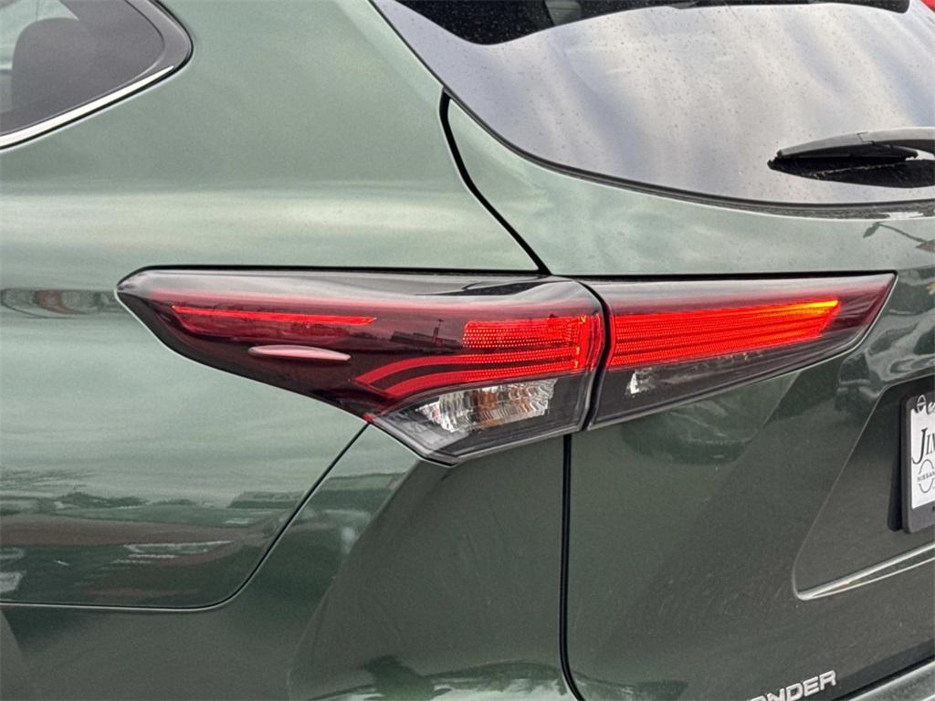 used 2024 Toyota Highlander car, priced at $36,000