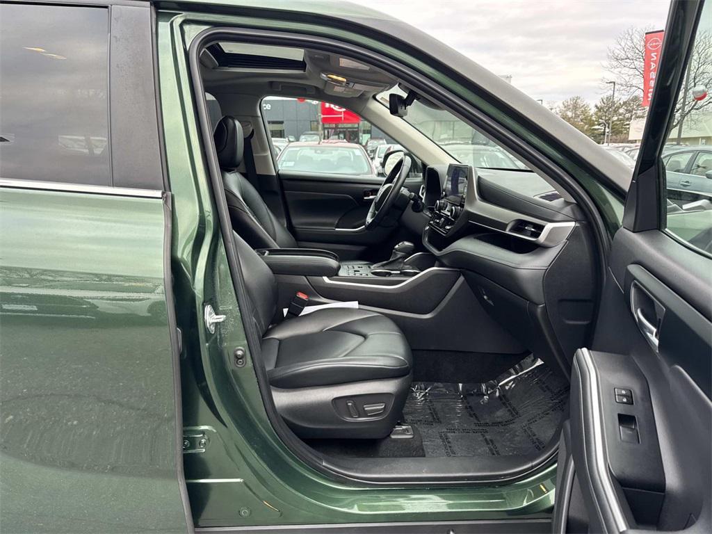 used 2024 Toyota Highlander car, priced at $36,000