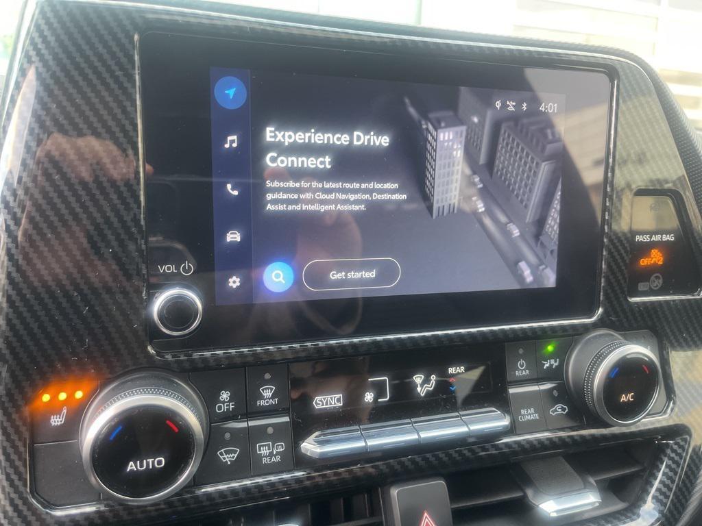 used 2023 Toyota Highlander car, priced at $39,500