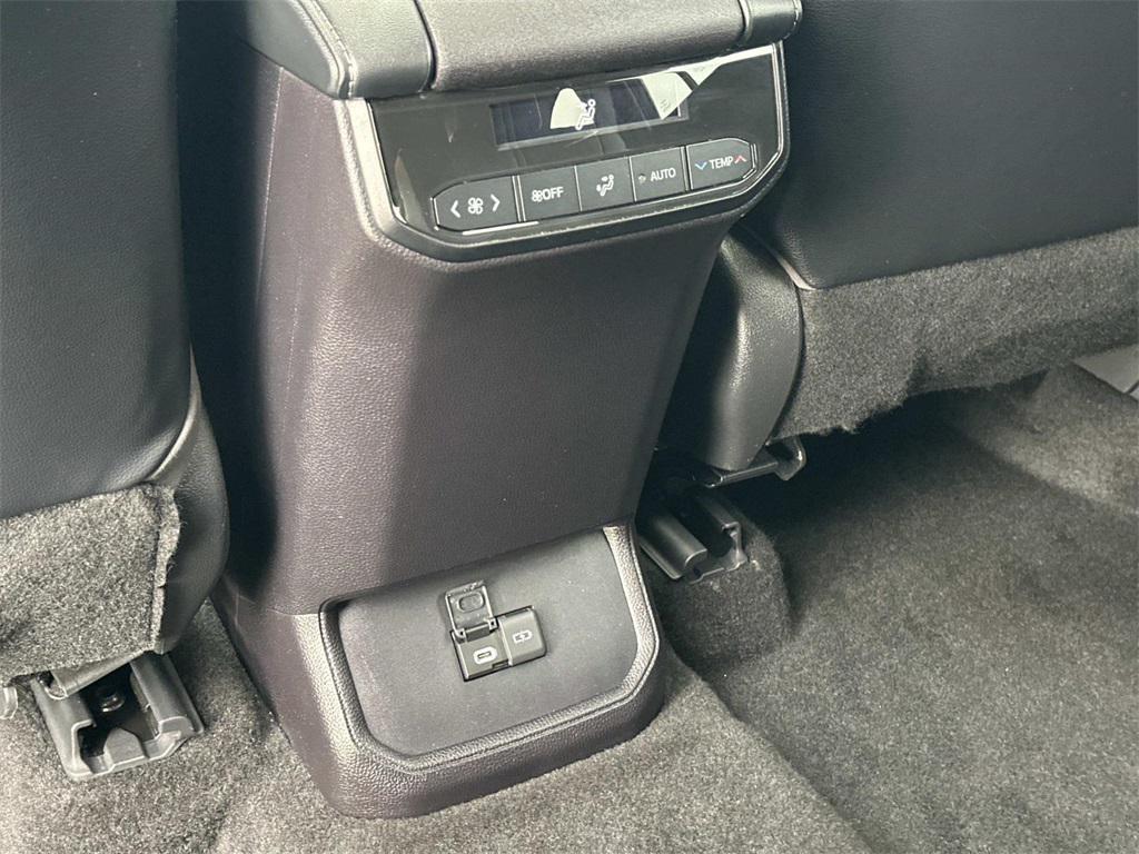 used 2023 Toyota Highlander car, priced at $39,894