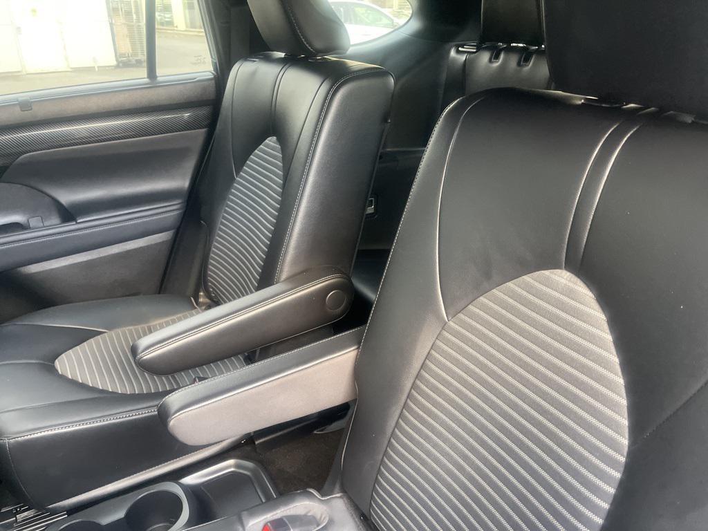 used 2023 Toyota Highlander car, priced at $39,500