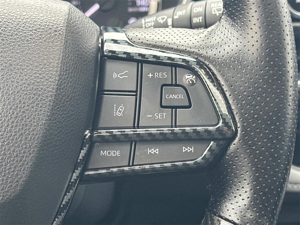 used 2023 Toyota Highlander car, priced at $39,894